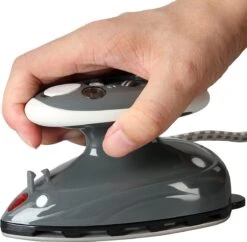Jago - Mini Strijkijzer - Reisstrijkijzer - Stoomstrijkijzer - Droog En Stoom Strijken - Strijkijzer Met Stoomgenerator - Grijs -Huishoud Verkoop 1200x1176 6