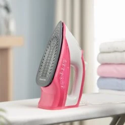 Russell Hobbs Light & Easy Pro Strijkijzer / Stoomstrijkijzer 26461-56 - Roze -Huishoud Verkoop 1200x1200 1054