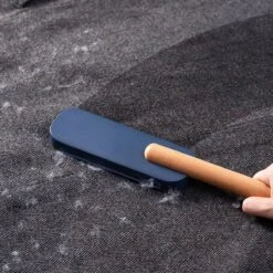 Merkloos Pluizenverwijderaar - Ontpluizer - Kledingroller – Pluizenroller - Kleefroller - Kledingborstel - Ontpluizer - Pluizentondeuse - Huisdierhaar Verwijderaar -Huishoud Verkoop 1200x1200 1076