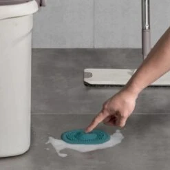 Heuts Goods - Gootsteenzeef - Gootsteenstop - Afvoerzeef - Afvoerstop - Spoelbal - Bad - Douchebak - Keuken - Wasbak - Badkuip - Siliconen - Donkerblauw 21 Heuts Goods - Gootsteenzeef - Gootsteenstop - Afvoerzeef - Afvoerstop - Spoelbal - Bad - Douchebak - Keuken - Wasbak - Badkuip - Siliconen - Donkerblauw -Huishoud Verkoop 1200x1200 649