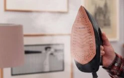 Breville Stoomstrijkijzer Met Stoomgenerator - Iron - Keramische Zoolplaat - Uitneembaar Waterreservoir -Huishoud Verkoop 1200x765 1