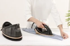 Swiss Pro+ -Stoomstrijkijzer Met Stoomgenerator - Iron - Keramische Zoolplaat - 2700W - Black/Gold - PefectCare Performer -Huishoud Verkoop 1200x799 15