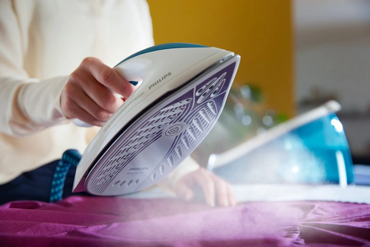 Philips PerfectCare Compact Essential GC6840/20 - Stoomgenerator 10 Philips PerfectCare Compact Essential GC6840/20 - Stoomgenerator - Afbeelding 8