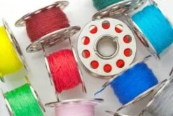 3BMT Naaimachine 12 Spoeltjes - Met Garen - Diverse Kleuren - Universeel 19 3BMT Naaimachine 12 Spoeltjes - Met Garen - Diverse Kleuren - Universeel -Huishoud Verkoop 1200x806 1