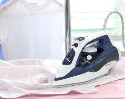 Tesla IR301BL - Stoomstrijkijzer - 2600Watt - 400ML Watercapaciteit - Blauw / Wit -Huishoud Verkoop 1200x954 2