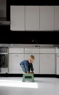 PUHLMANN - Inklapbare Kruk, JAMES, Plastic, Groen, 22 Cm Hoog, Max 100kilo -Huishoud Verkoop 744x1200