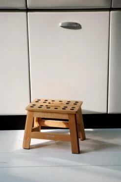 PUHLMANN - Inklapbare Kruk, JAMES, Hout, 23 Cm Hoog, Max 150 Kilo -Huishoud Verkoop 798x1200 4