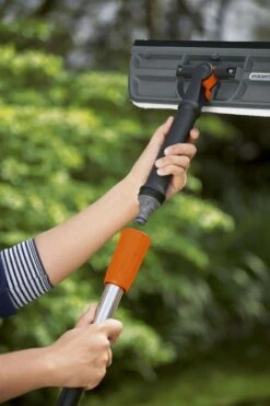 GARDENA Cleansystem Raamborstel Met Trekker - Werkbreedte 31 Cm 12 GARDENA Cleansystem Raamborstel Met Trekker - Werkbreedte 31 Cm -Huishoud Verkoop 799x1200 2